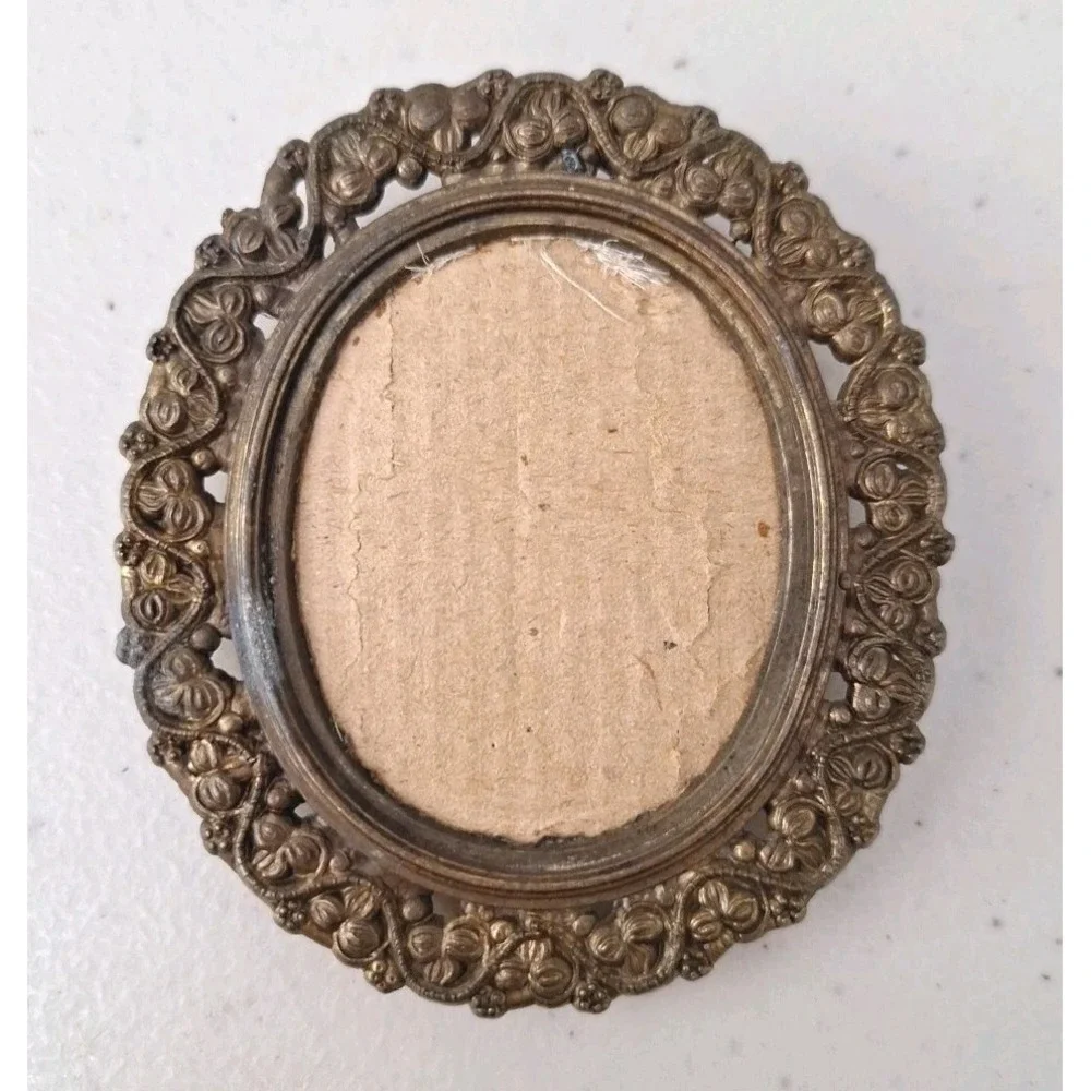 Antique Victorian Ornate Solid Brass Picture Frame Floral Vines 3.5
